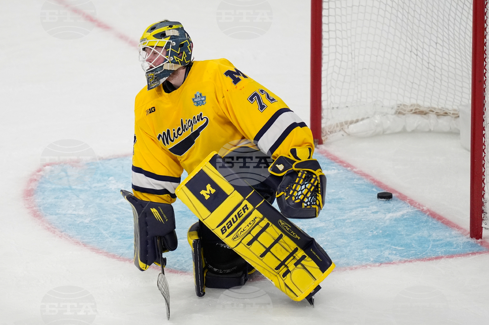 NCAA Michigan Denver Hockey