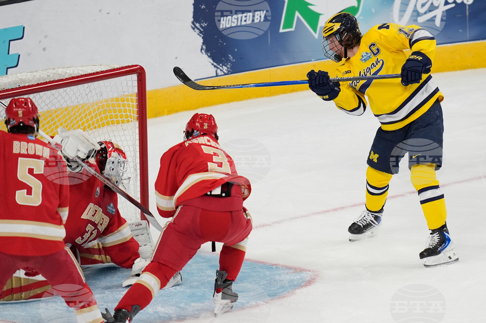 NCAA Michigan Denver Hockey