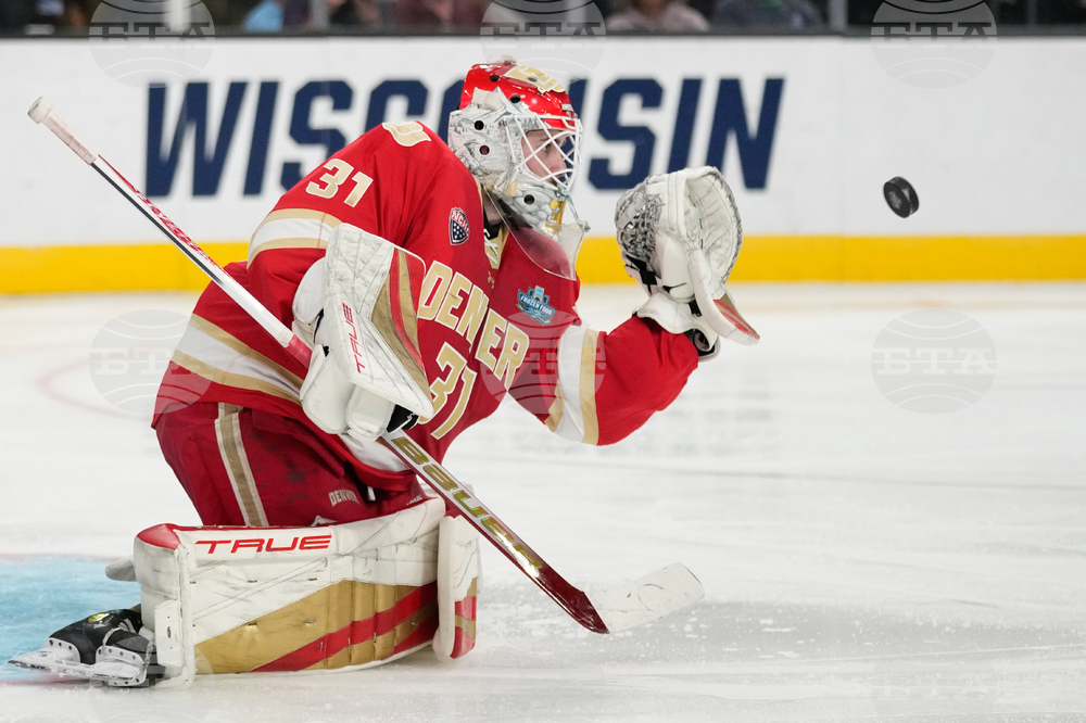 NCAA Michigan Denver Hockey