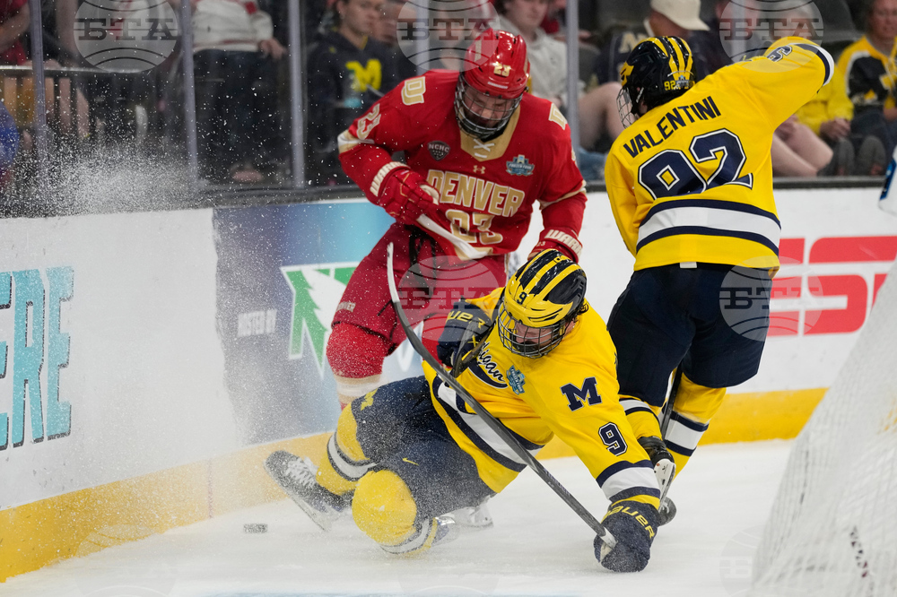NCAA Michigan Denver Hockey