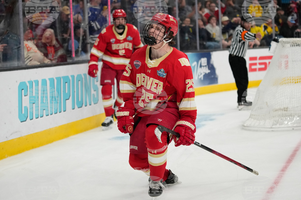 NCAA Michigan Denver Hockey