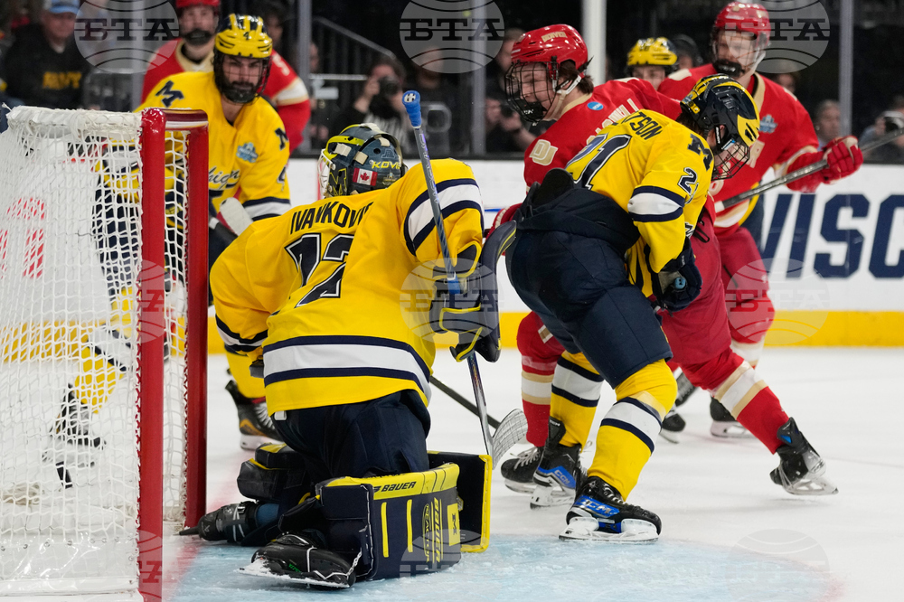 NCAA Michigan Denver Hockey