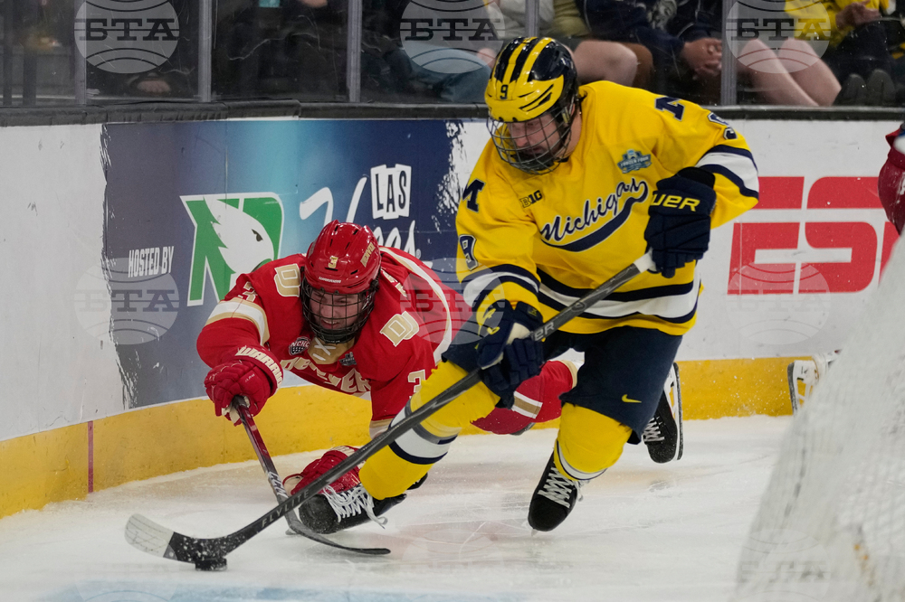 NCAA Michigan Denver Hockey