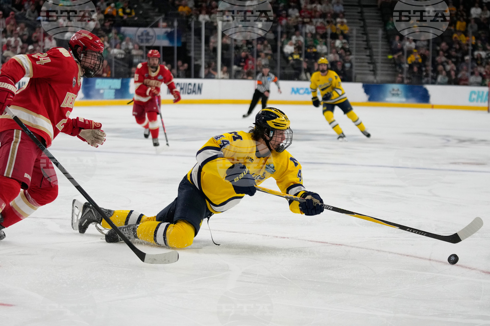 NCAA Michigan Denver Hockey