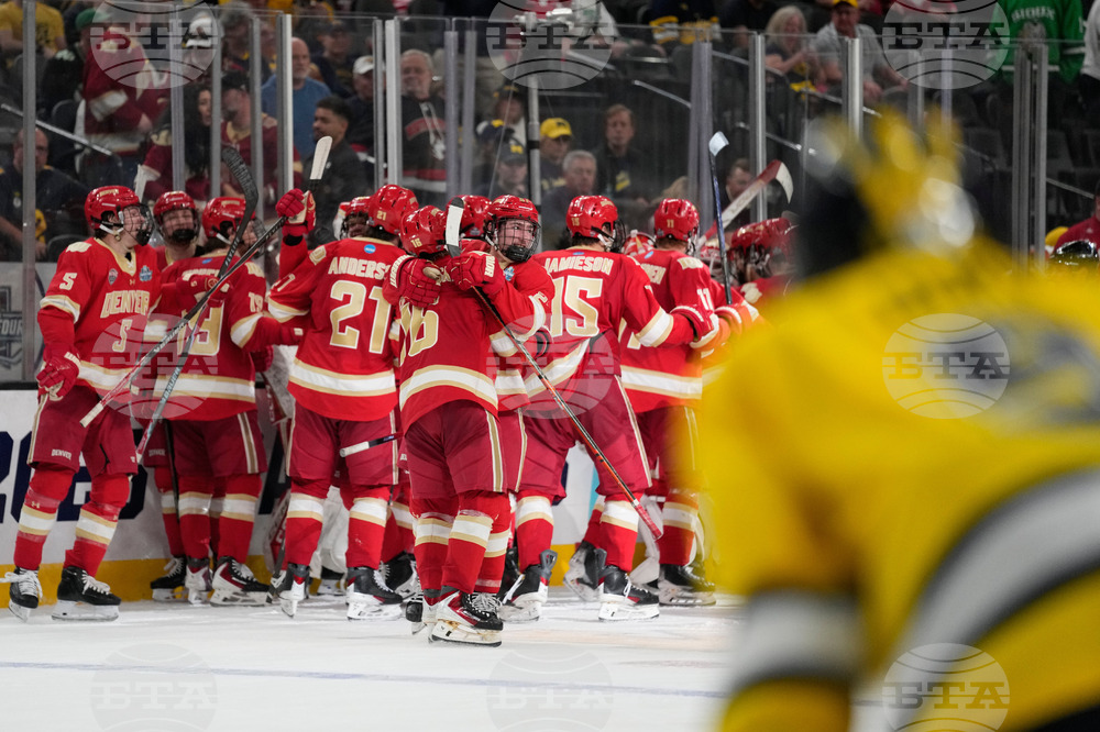 NCAA Michigan Denver Hockey