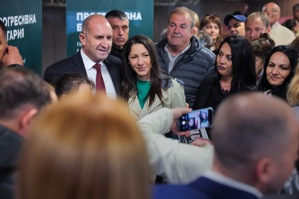Румен Радев призова българите да гласуват масово не само за да победи „Прогресивна България, а за да има мнозинство в парламента