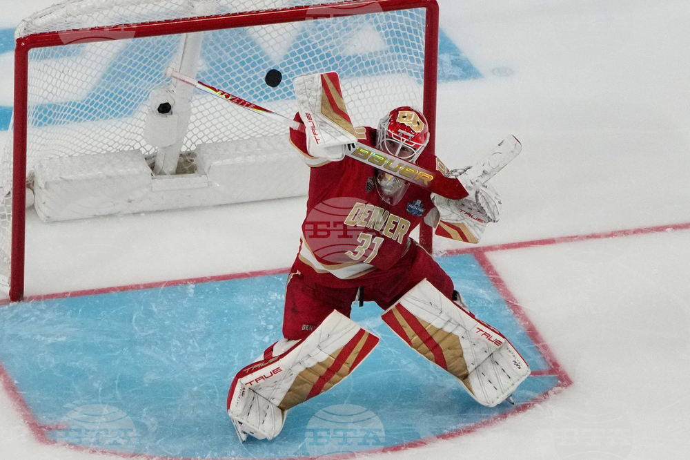 NCAA Michigan Denver Hockey