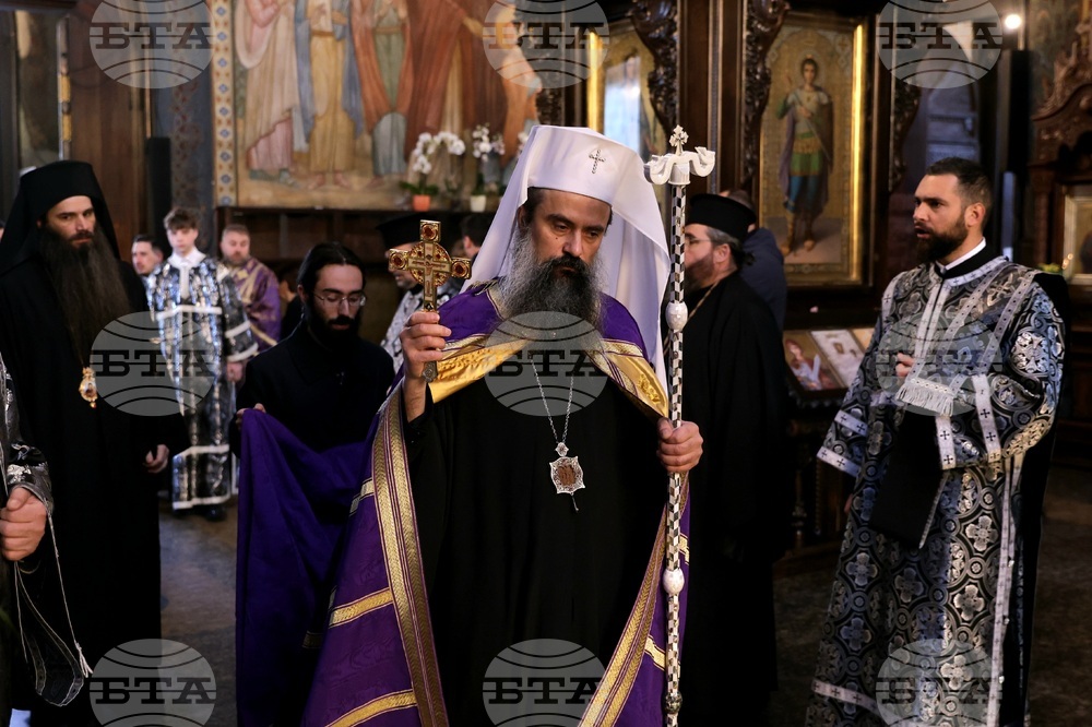 Последование за Царските часове - патриарх Даниил