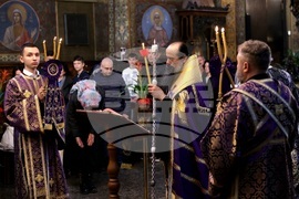 Последование за Царските часове - патриарх Даниил