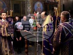 Последование за Царските часове - патриарх Даниил