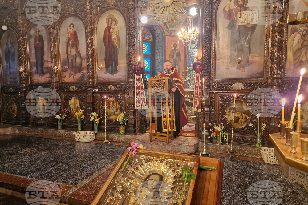 Стара Загора - храм „Св. Димитър“ - изнасяне на плащаница