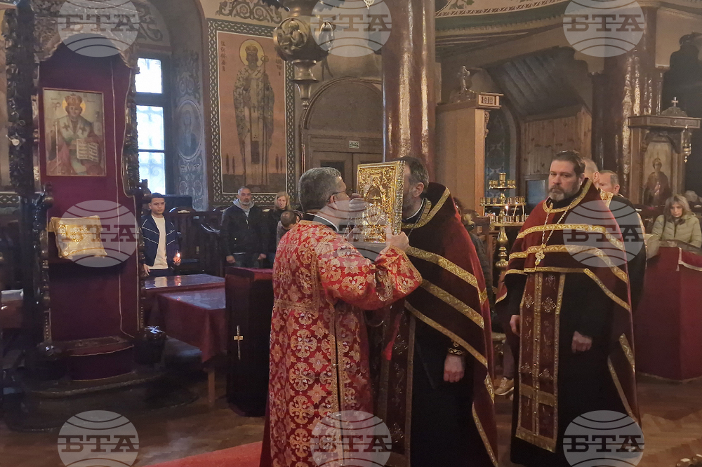 Стара Загора - храм „Св. Димитър“ - изнасяне на плащаница