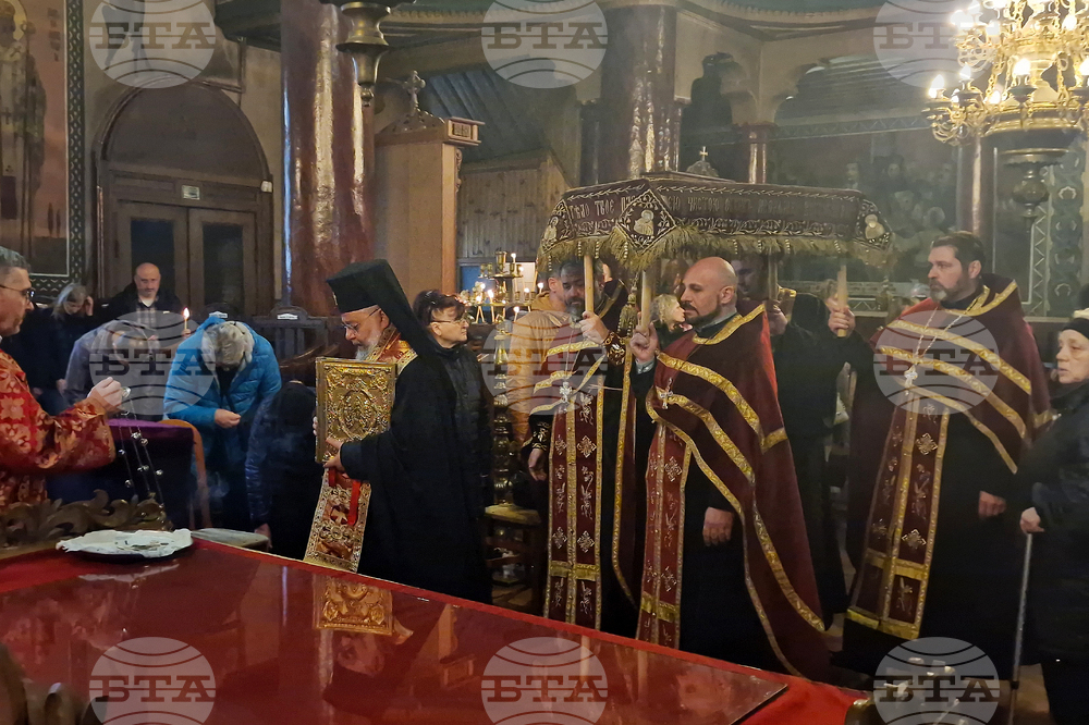 Стара Загора - храм „Св. Димитър“ - изнасяне на плащаница