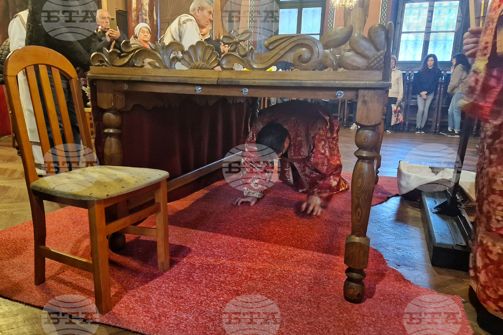 Стара Загора - храм „Св. Димитър“ - изнасяне на плащаница