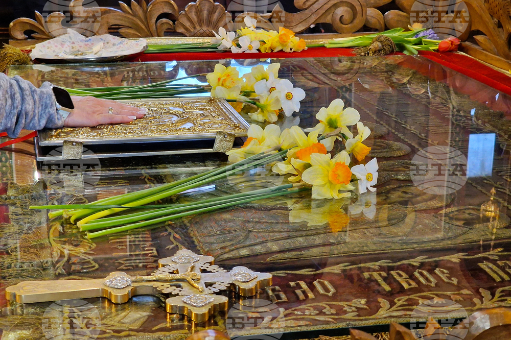 Стара Загора - храм „Св. Димитър“ - изнасяне на плащаница