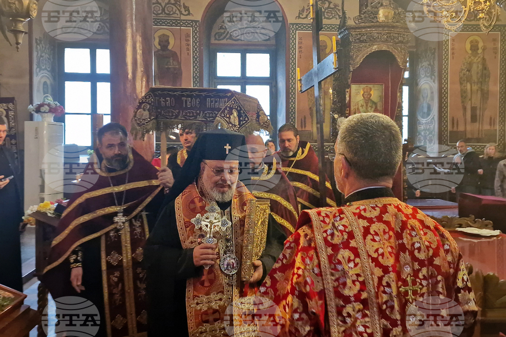 Стара Загора - храм „Св. Димитър“ - изнасяне на плащаница