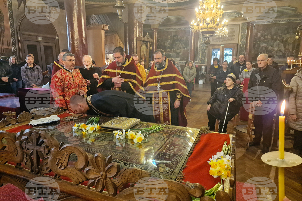 Стара Загора - храм „Св. Димитър“ - изнасяне на плащаница