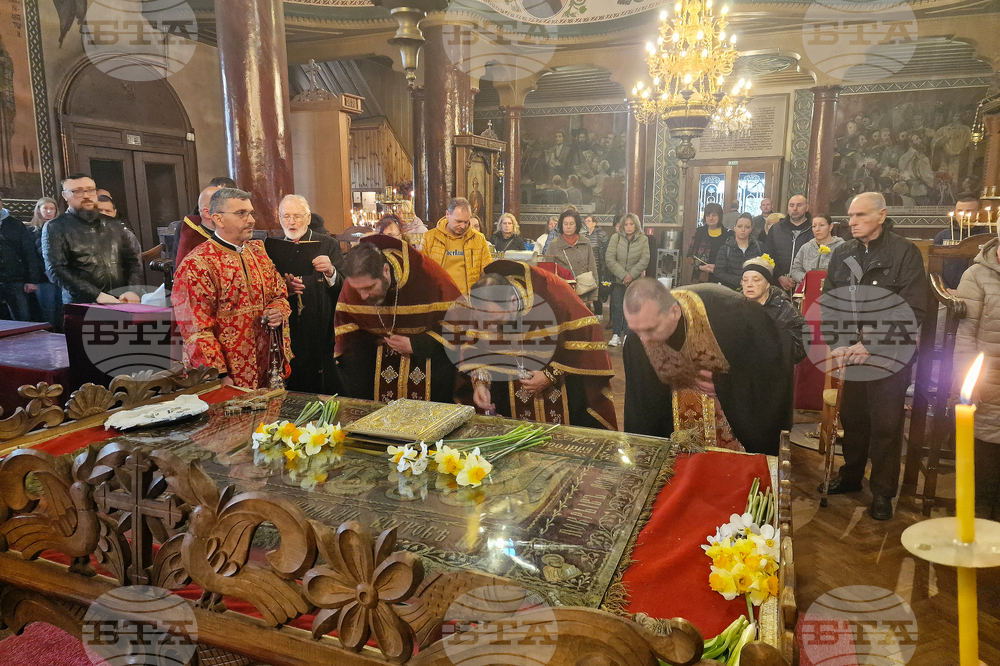 Стара Загора - храм „Св. Димитър“ - изнасяне на плащаница