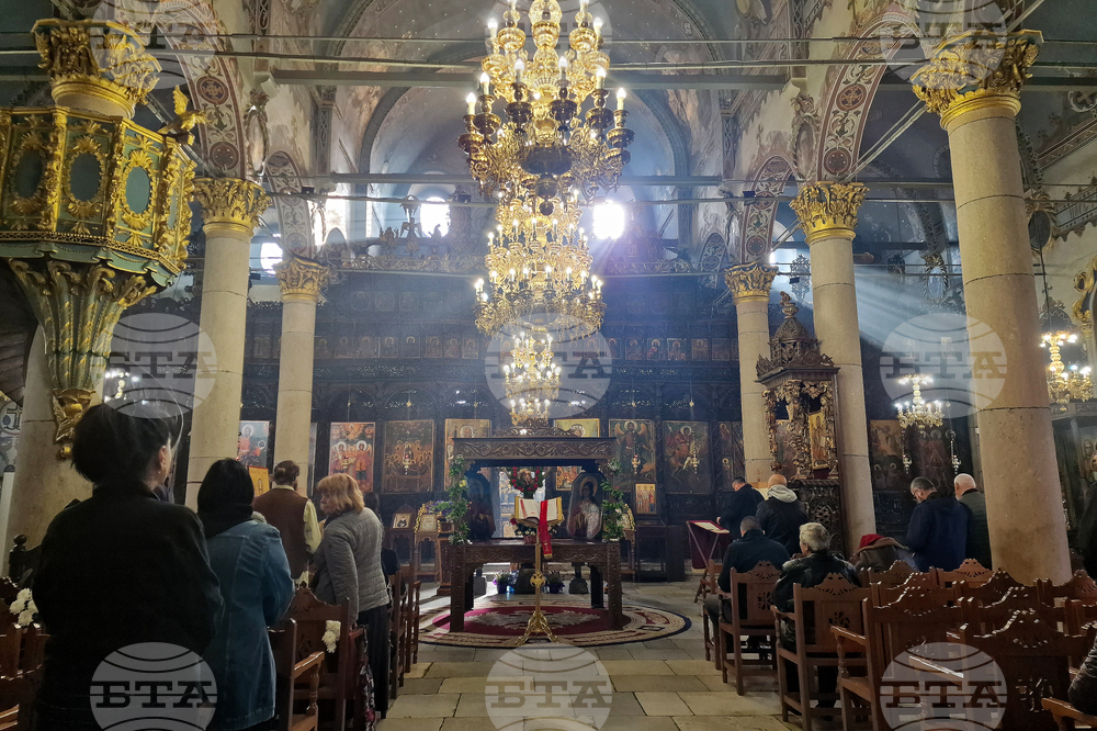 Пазарджик - храм „Свето успение Богородично“- Разпети петък