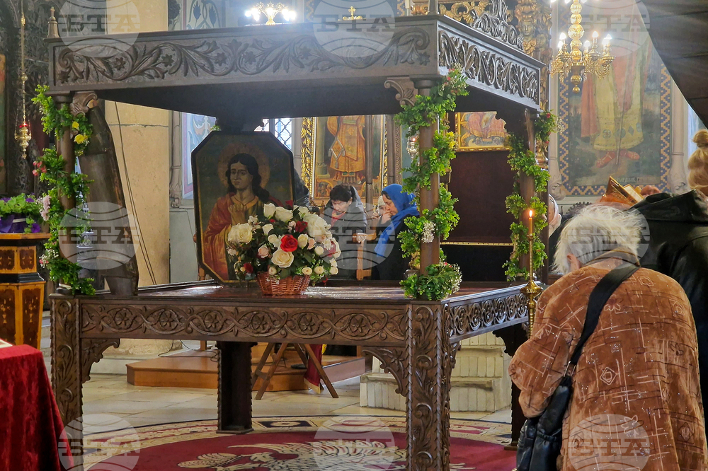 Пазарджик - храм „Свето успение Богородично“- Разпети петък