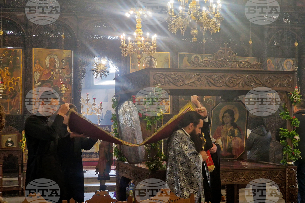 Пазарджик - храм „Свето успение Богородично“- Разпети петък