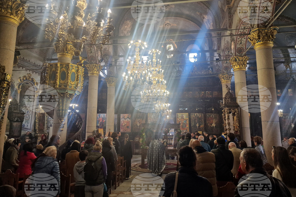 Пазарджик - храм „Свето успение Богородично“- Разпети петък