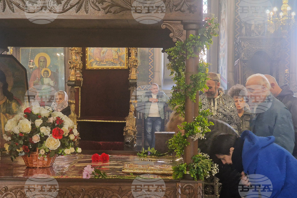 Пазарджик - храм „Свето успение Богородично“- Разпети петък