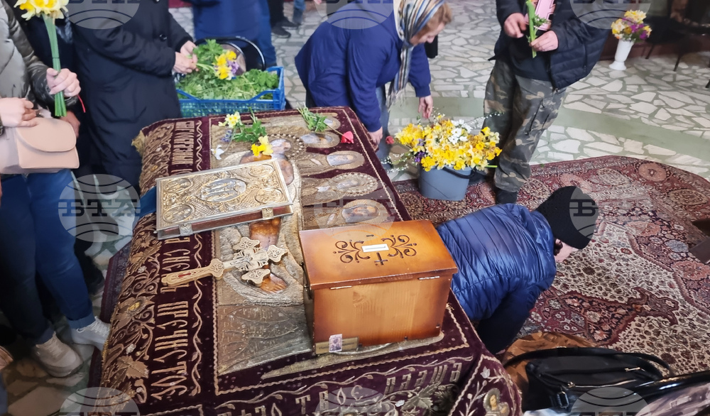 Добрич - храм „Св. Троица“ - Разпети петък - служба