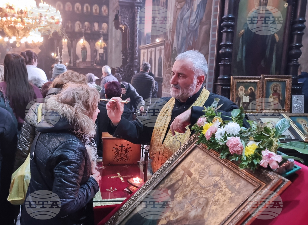 Добрич - храм „Св. Троица“ - Разпети петък - служба