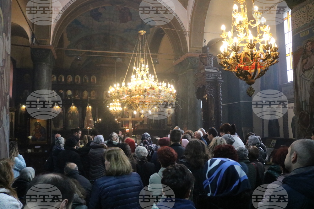 Добрич - храм „Св. Троица“ - Разпети петък - служба