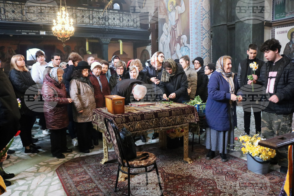 Добрич - храм „Св. Троица“ - Разпети петък - служба