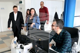 Бетани Хюз - посещение в архивите на БТА