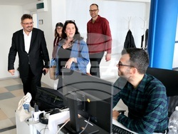 Бетани Хюз - посещение в архивите на БТА