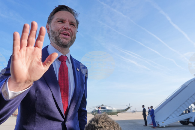 Джей Ди Ванс предупреди Техеран да не „си играе“ със САЩ, докато отпътува за Исламабад за преговорите за прекратяване на огъня в Иран