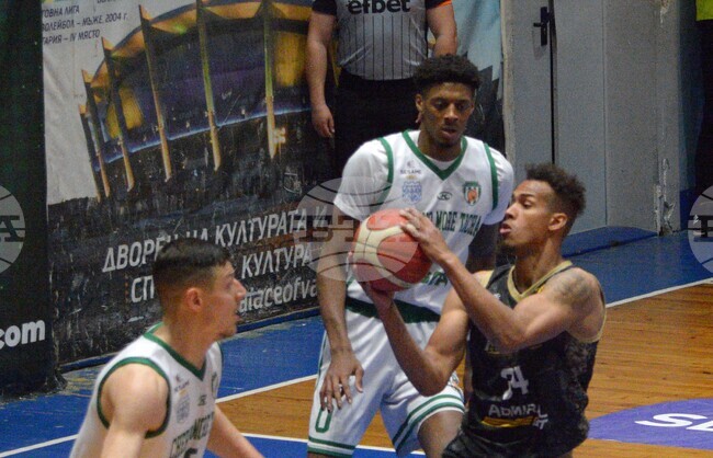 Берое се наложи над Левски в среща от мъжкото баскетболно първенство, Локомотив спечели дербито на Пловдив