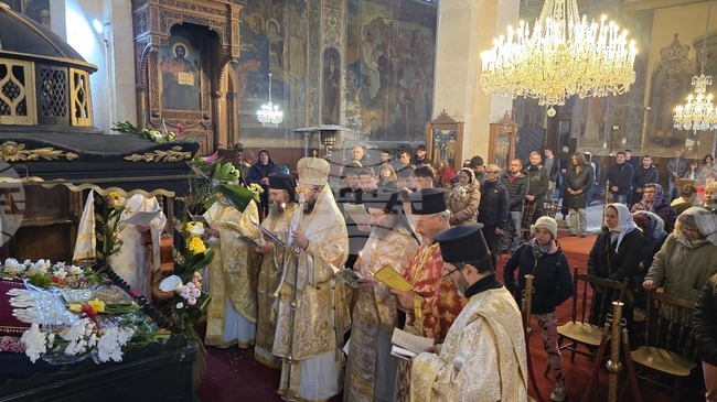 На Велики петък съпреживяваме смъртта Христова с надежда за вечен живот, каза видинският митрополит Пахомий