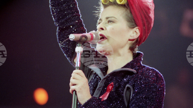 Славата е като валутата - има и върхове, и спадове, казва певицата Лиса Стенсфийлд, която днес чества 60-годишнината си