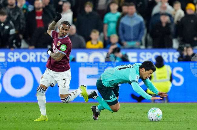 Уест Хям се справи с Уулвърхямптън в опит да запази мястото си елита на Англия