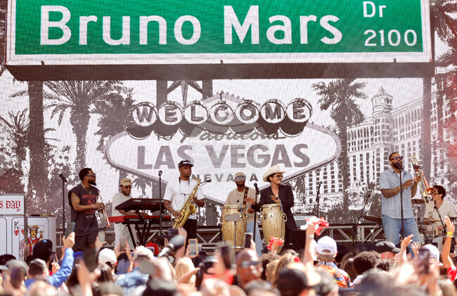 Кръстиха улица на певеца Бруно Марс в Лас Вегас