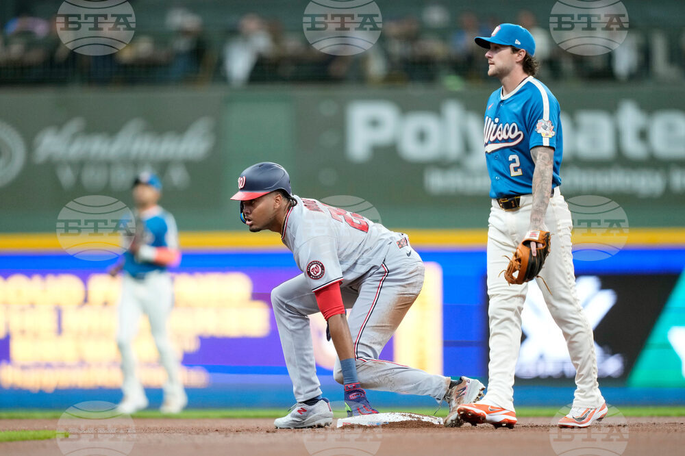 Nationals Brewers Baseball