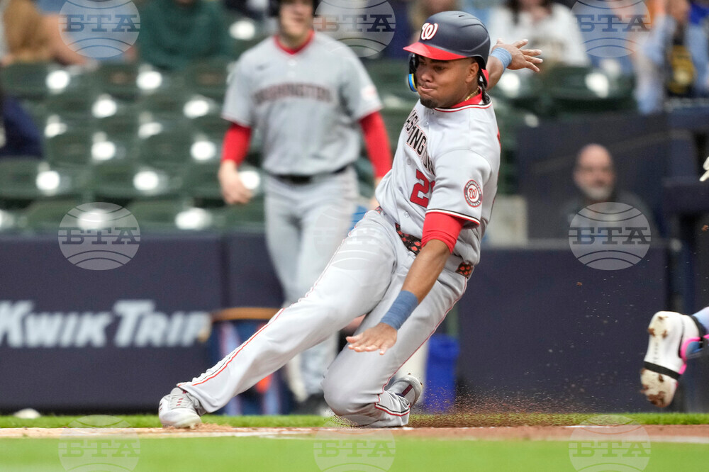 Nationals Brewers Baseball