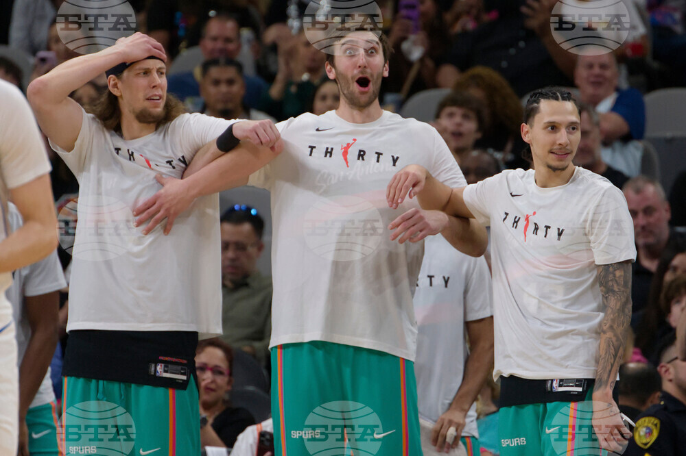 Mavericks Spurs Basketball