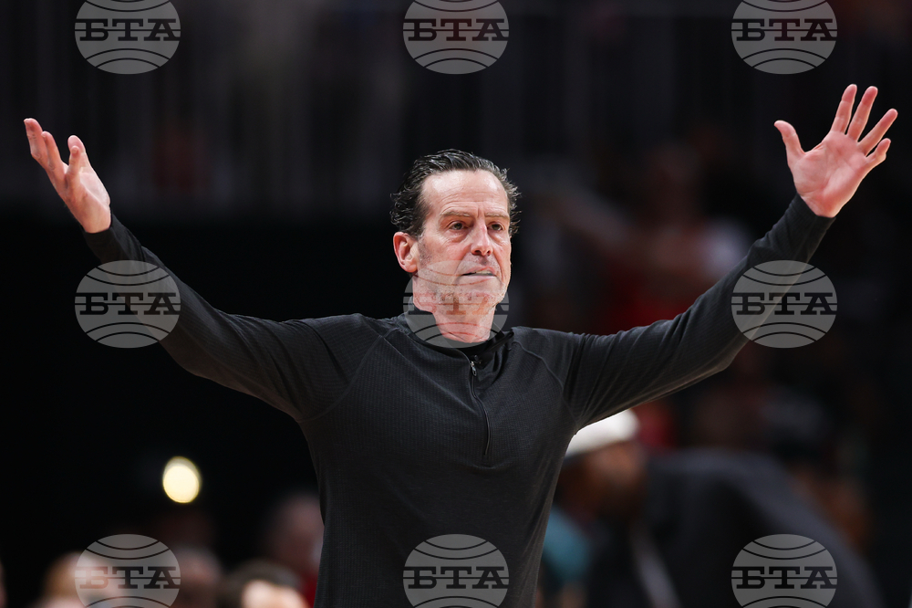 Cavaliers Hawks Basketball