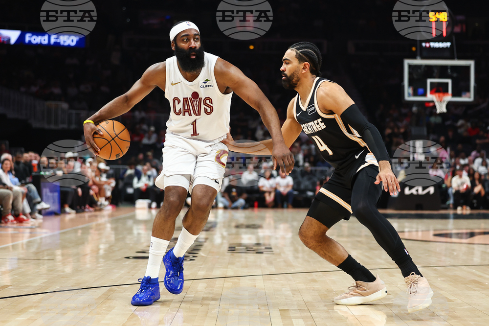Cavaliers Hawks Basketball