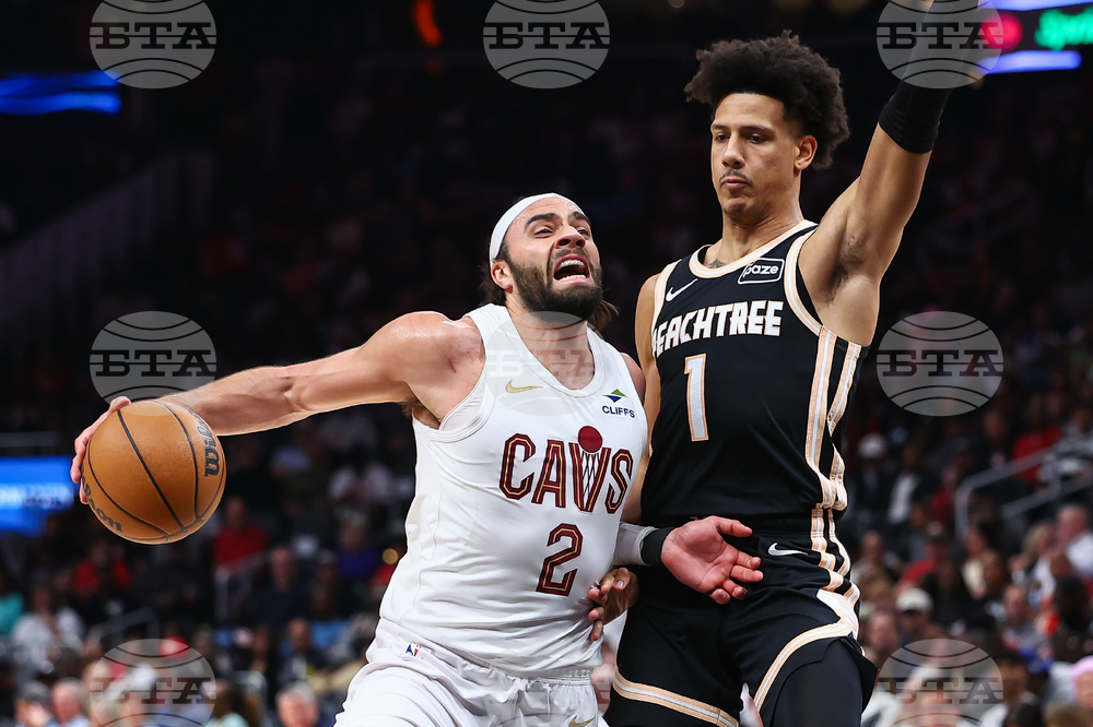 Cavaliers Hawks Basketball