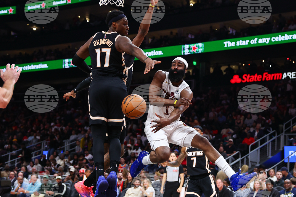 Cavaliers Hawks Basketball