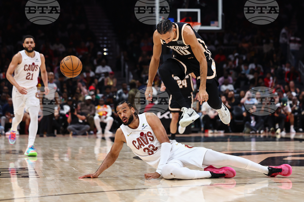 Cavaliers Hawks Basketball