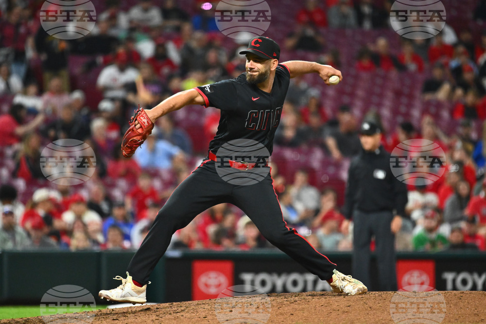 Angels Reds Baseball