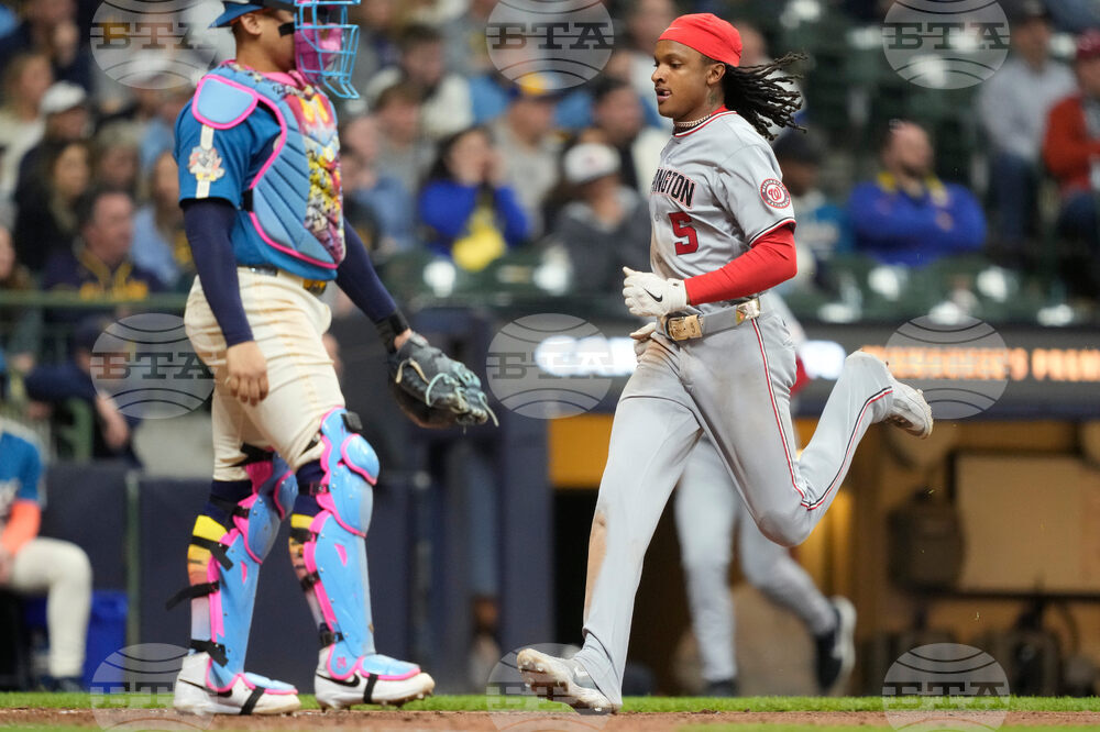 Nationals Brewers Baseball