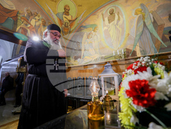 Синодален параклис „Св. цар Борис-Михаил“ - Благодатният огън